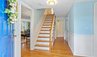 1 Emerson Dr, Acton, MA 01720
