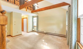 5 Strawberry Ln, Billerica, MA 01821