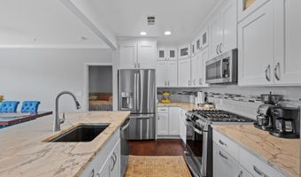 191 SOMERVELLE St 205, Alexandria, VA 22304
