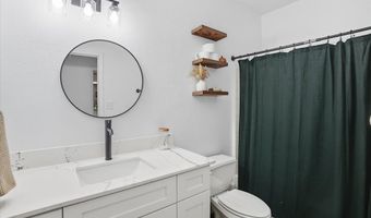 1402 W Johnson Ave, Aransas Pass, TX 78336