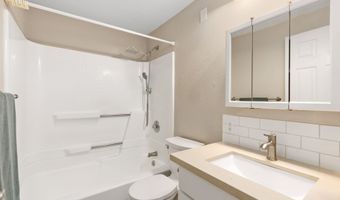 12600 SE FREEMAN Way 72, Milwaukie, OR 97222