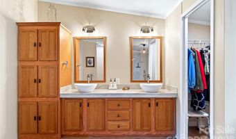 298 Wolf Xing, Bakersville, NC 28705