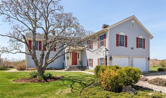 124 Houston Ave, Narragansett, RI 02882