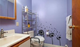 2 Angle St 5, Lincoln, RI 02838