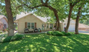 3104 N Briarwood Ave, Bethany, OK 73008