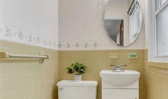 4359 Mohegan Dr, Affton, MO 63123