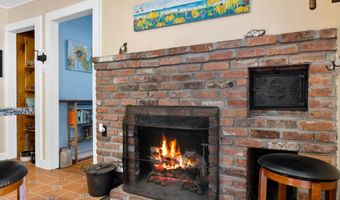 24 Liberty St, Clinton, CT 06413
