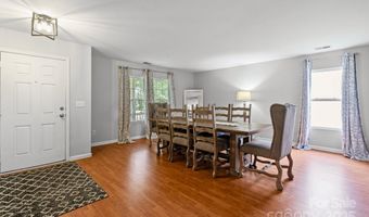 3902 Larkhaven Village Dr, Charlotte, NC 28215