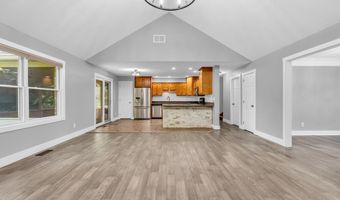 6686 Woodcrest Dr, Avon, IN 46123