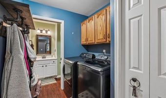 23882 Monroe St, Armada, MI 48005