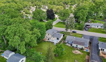 523 Maplewood Dr, Antioch, IL 60002