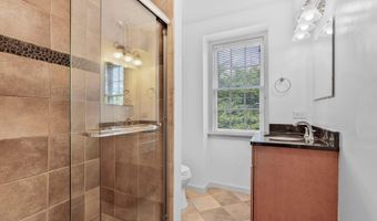 4922 WESTERN Ave D7, Bethesda, MD 20816
