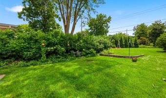409 Mayfair Dr, Ballwin, MO 63011