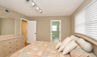 917 W Army Trail Blvd, Addison, IL 60101