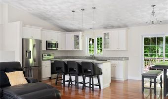 15 Birch Rd, Cumberland, RI 02864