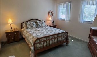 15 Hammersmith Rd 33, Newport, RI 02840