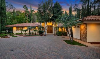 4446 Hayvenhurst Ave, Encino, CA 91436