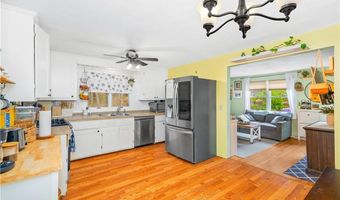 6 Linda Ct, Coventry, RI 02816