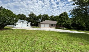 3702 Round House Rd, Aurora, MO 65605