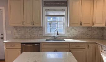 793 Pond St, Bridgeport, CT 06606