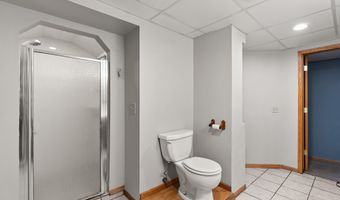 5423 Norris St, Ames, IA 50014