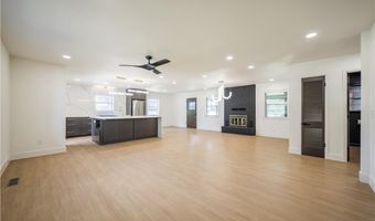 723 8th St, Bentonville, AR 72712