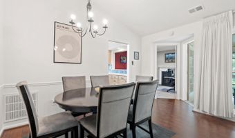 5713 BREWER HOUSE Cir #302, Rockville, MD 20852
