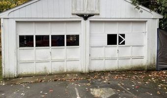 111 Summit St, Baileyville, ME 04694