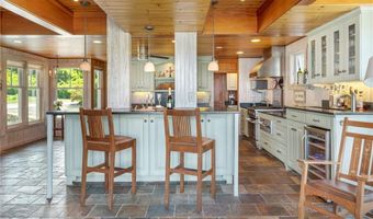 4 Hull Cove St, Jamestown, RI 02835