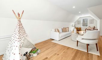 20 Marianne Rd, Darien, CT 06820