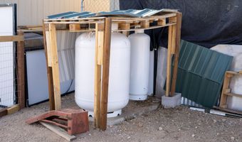 7190 E Red Barrel Rd, Yucca, AZ 86438