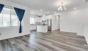 20 Barbara Ln 13, Las Vegas, NV 89183
