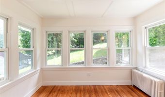 17 S Airmont Rd, Airmont, NY 10901
