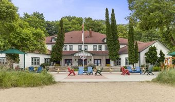 17646 S Ridgewood Dr, Arcadia, MI 49613