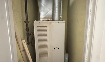 17 W 4th St, Atlantic, IA 50022