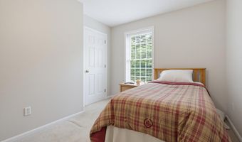 4 Hampshire Hills Dr, Bow, NH 03304