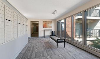 4 Pine Tree Dr 110, Arden Hills, MN 55112