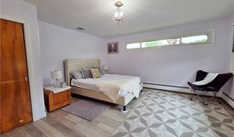 141 Glen Ridge Rd, Cranston, RI 02920
