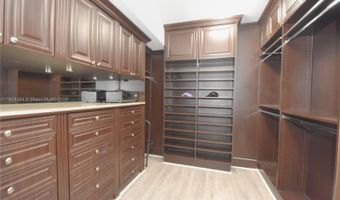 20201 E Country Club Dr 901, Aventura, FL 33180