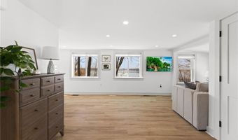 102 Lincoln Ave, East Providence, RI 02915