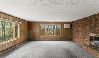6 Sunrise Rd, Danbury, CT 06810