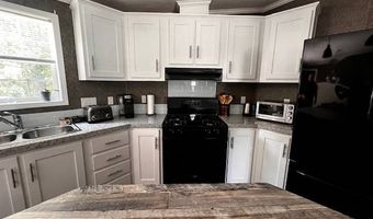 7 Deer Hill Ave, Standish, ME 04084