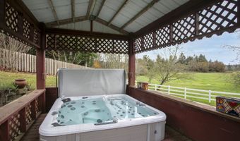 35364 SEARLS Ln, Astoria, OR 97103