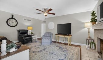 1009 Dutch Mill Dr, Ballwin, MO 63011