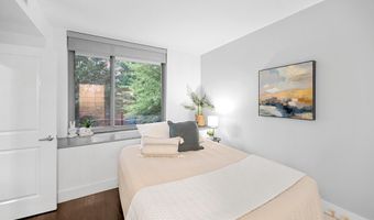 2001 15TH St N 111, Arlington, VA 22201