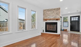 42362 N Poplar St, Antioch, IL 60002