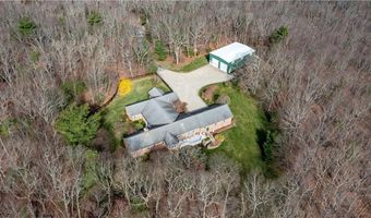 208 Tourtellot Hill Rd, Glocester, RI 02814