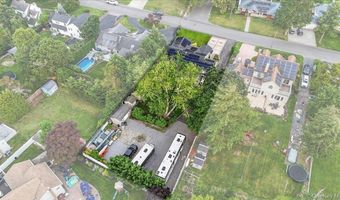 50 Towne St, Amityville, NY 11701