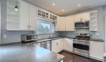 2210 LAKE Ave, Baltimore, MD 21213