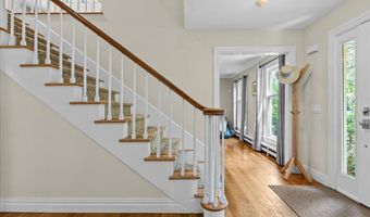 240 S Cove Rd, Burlington, VT 05401